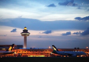 Ghé thăm sân bay tuyệt nhất thế giới - Changi Airport