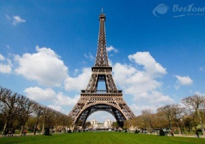 Tháp Eiffel- biểu tượng của nước Pháp