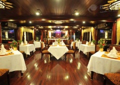 Tổng hợp du thuyền 4 sao tại Hạ Long