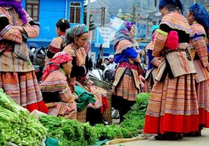 Khám phá chất riêng chợ Lùng Phình