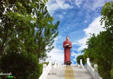 Du lịch Huế tới chùa Thiền Lâm khám phá vẻ đẹp độc đáo