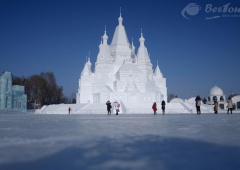 Cảm nhận cái lạnh trong lễ hội băng tuyết Trung Quốc