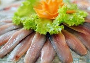 Thưởng thức gỏi cá trích tươi ngon nổi tiếng ngay tại Phú Quốc