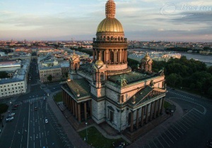 Biểu tượng của thành phố cổ Saint Peterburg - nhà thờ thánh Issac