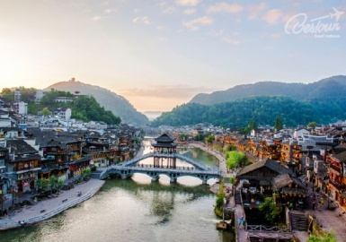 Du lịch Trung Quốc thăm Lầu Phong Thúy Hồng Kiều