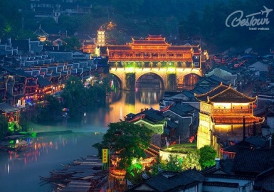 Khám phá những điều thú vị về đêm của Phượng hoàng Cổ Trấn