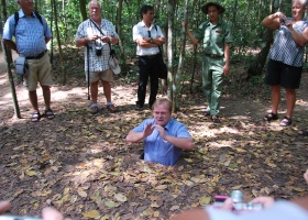 SÀI GÒN - CAO ĐÀI - ĐỊA ĐẠO CỦ CHI 1 NGÀY