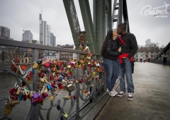 Vẻ đẹp lãng mạn của cây cầu sắt tình yêu Hohenzollern