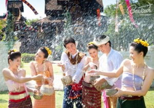 Lễ hội té nước Thái Lan năm nay có gì?