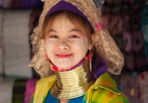 LÀNG NGƯỜI CỔ DÀI- NÉT ĐỘC ĐÁO TRONG DU LỊCH THÁI LAN