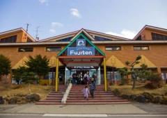 Trải nghiệm trượt tuyết ở Fujiten Snow resort 